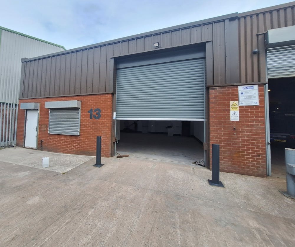 Thames Trading Estate, Manchester, Industrial/Logistics To Let - Thames Trading Estate Irlam  3.JPG