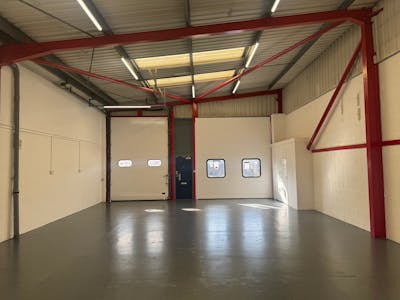 Unit 17, Hawthorn Centre, Harrow, Warehouse To Let - 17 Hawthorn Centre 17.jpg
