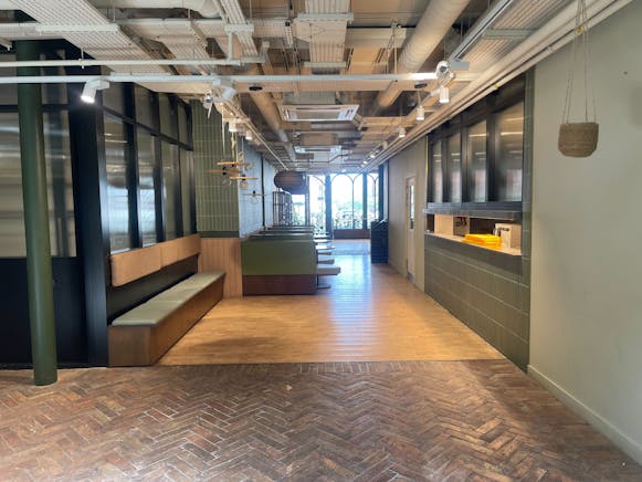 49-51 St John's Wood High Street, London, Cafe / Retail To Let - IMG_8074 (1).jpg