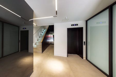 390 Strand, London, Office / Serviced Office To Let - 390 strand photo 2.jpg