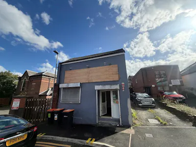 24 Town Hill, Warrington, Retail To Let - 2.jpg