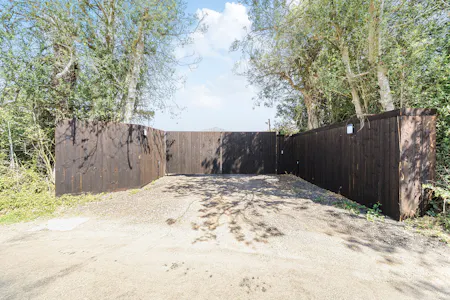Dane Spring, Harpenden, Open Storage To Let - 1493030 (11).jpg