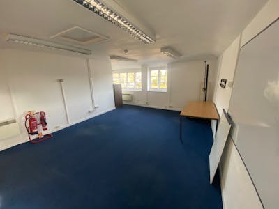 16 College Street, Petersfield, Office To Let - Suite 2 photo 2.jpg