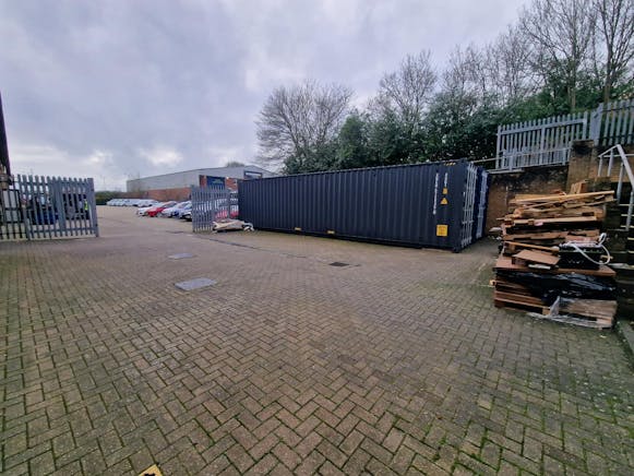 Unit 1 The Rutherford Centre, Basingstoke, Industrial To Let - 20251222_105041 - Unit 1.jpg