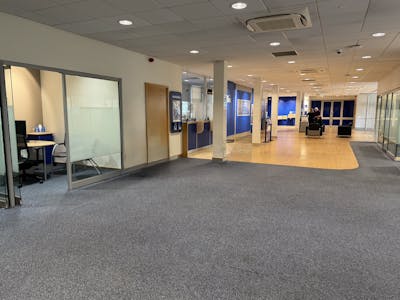 Halifax, Yeovil, Office / Retail To Let - IMG_1423.JPG