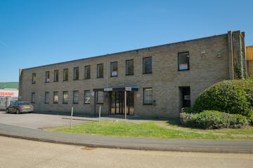 Unit 2A / 2B, Albany Park, Camberley, Warehouse & Industrial To Let - DSCF9131.jpg