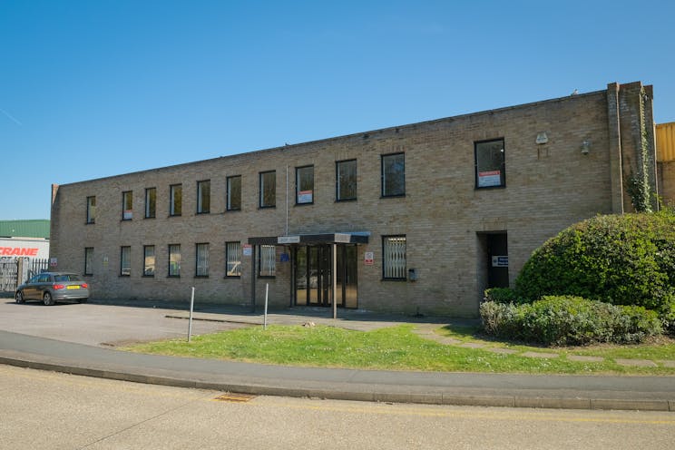 Unit 2A / 2B, Albany Park, Camberley, Warehouse & Industrial To Let - DSCF9131.jpg