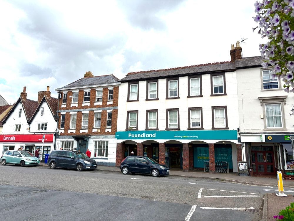 3 Market Square, Bicester, Leisure / Retail / Office To Let - IMG_8366.jpg
