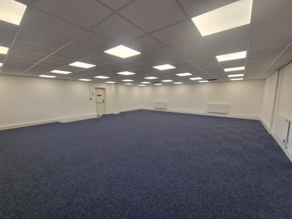 Unit F, Daneshill Central, Armstrong Road, Basingstoke, Industrial To Let - 20260128_162110.jpg