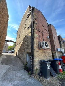 34 Market Street, High Peak, Retail To Let / For Sale - IMG20250715WA0024.jpg
