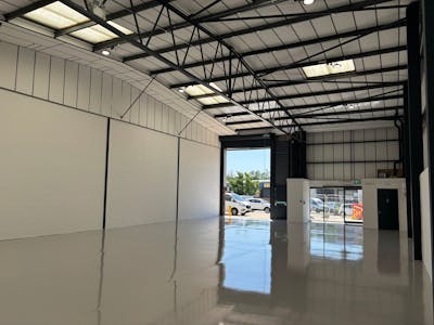 Unit 1, Oakwood Trade Park, Crawley, Industrial/Logistics To Let - IMG_0819.jpeg