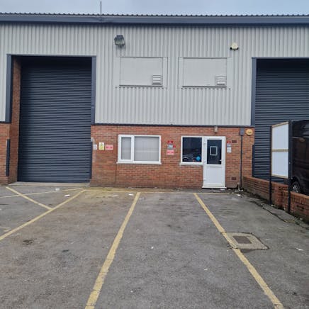 Unit 4 Enterprise Centre, Basingstoke, Industrial To Let - Ent420250213_080030.jpg