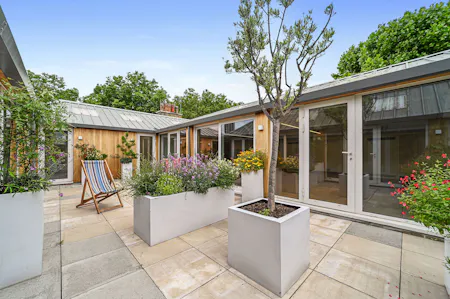 Rochelle School, 16 Playground Gardens, London, Office To Let - MD-BC-ArnoldCircus-3.JPG