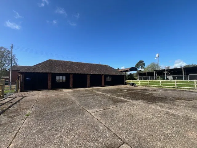 Industrial in Tong