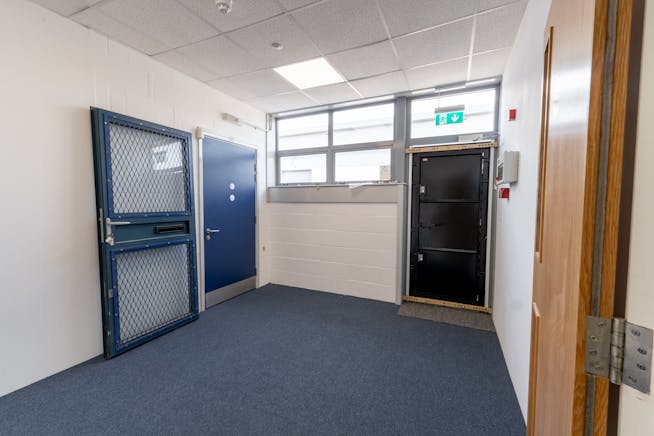 Unit 14, Redhill 23 Business Park, Redhill, Industrial To Let - Unit 14-1.jpg