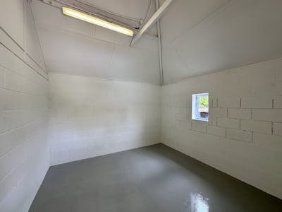 Unit 2, Long Crendon Manor Stables, Long Crendon, Office / Other / Retail To Let - IMG_9811.jpeg