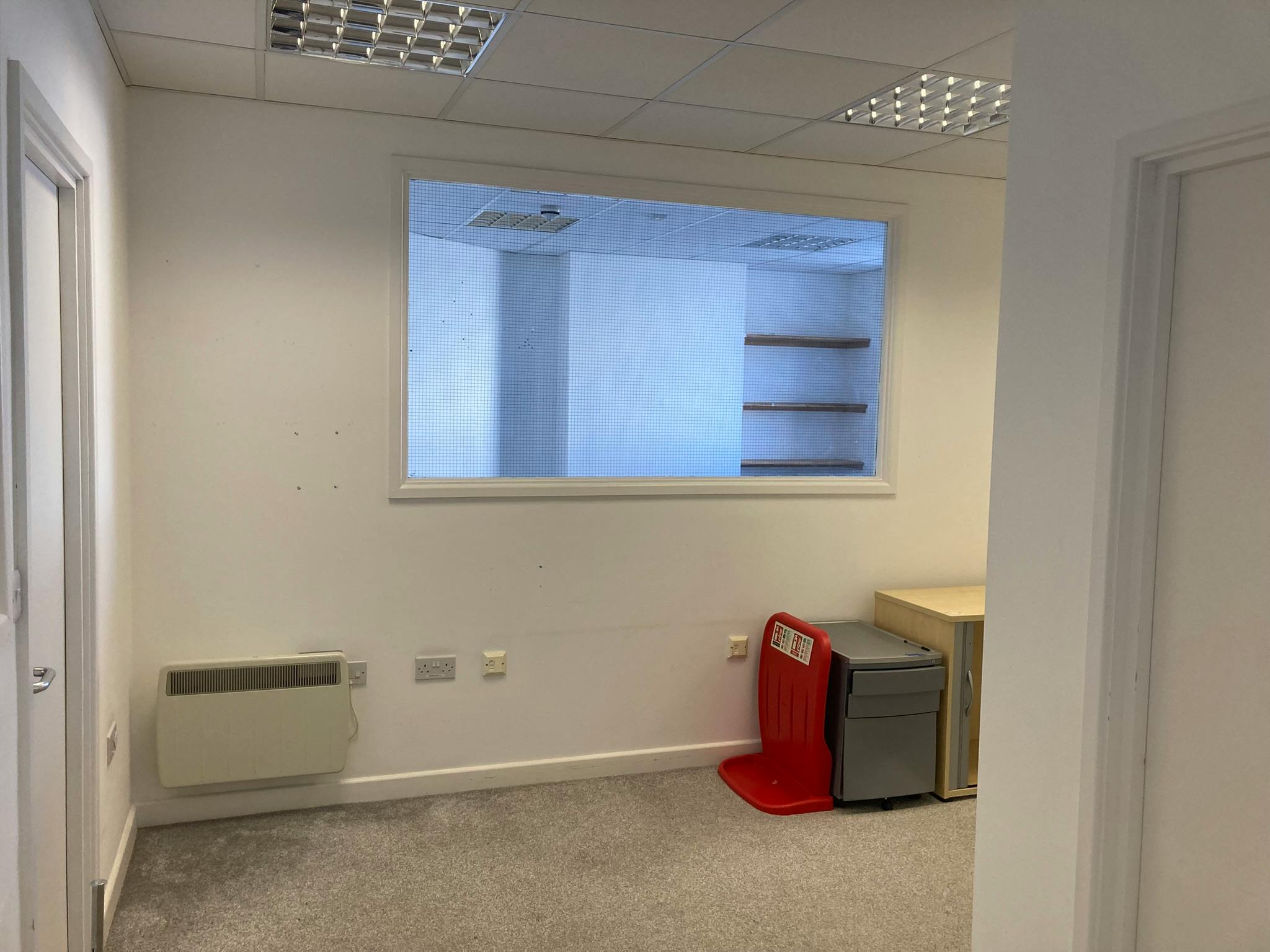 Unit 1B Queens Apartments, Hastings, Office To Let - IMG_3865.JPEG