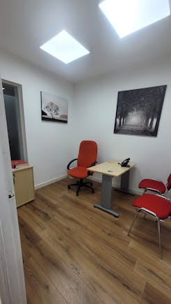 254 Clarkston Road, Glasgow, Retail To Let - 20260302_161941.jpg