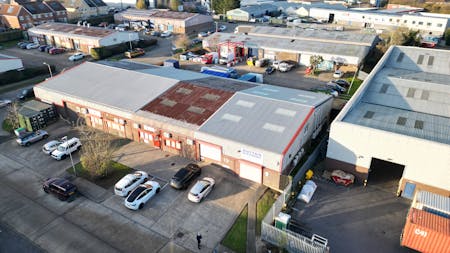 Unit 19 Newlands End, Basildon, Industrial/Logistics / Trade Counter To Let - dji_fly_20251125_113336_715_1764168103671_photo.jpg