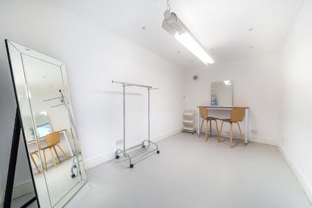 8-9 Pratt Mews, Camden, Office To Let - 1100259 8.jpg