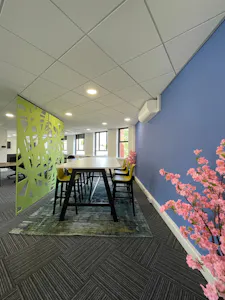 First Floor Office, Portsmouth House, Guildford, Office To Let - IMG-20260518-WA0032.jpg