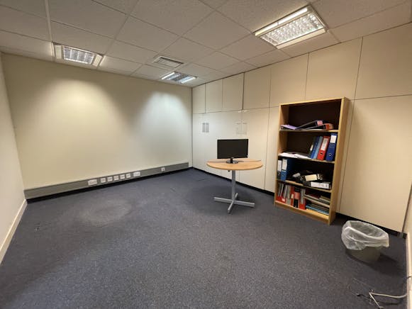 Second Floor Office, 5 South St. Johns Place, Perth, Offices To Let - IMG_1967.JPG