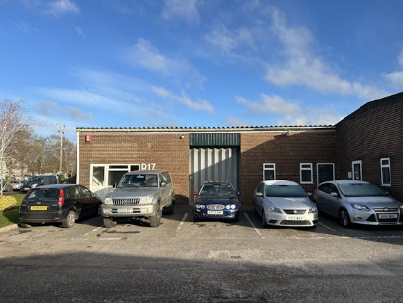 Unit D17, Erin Trade Centre, Bumpers Farm, Chippenham, Industrial To Let - IMG_3304.jpg