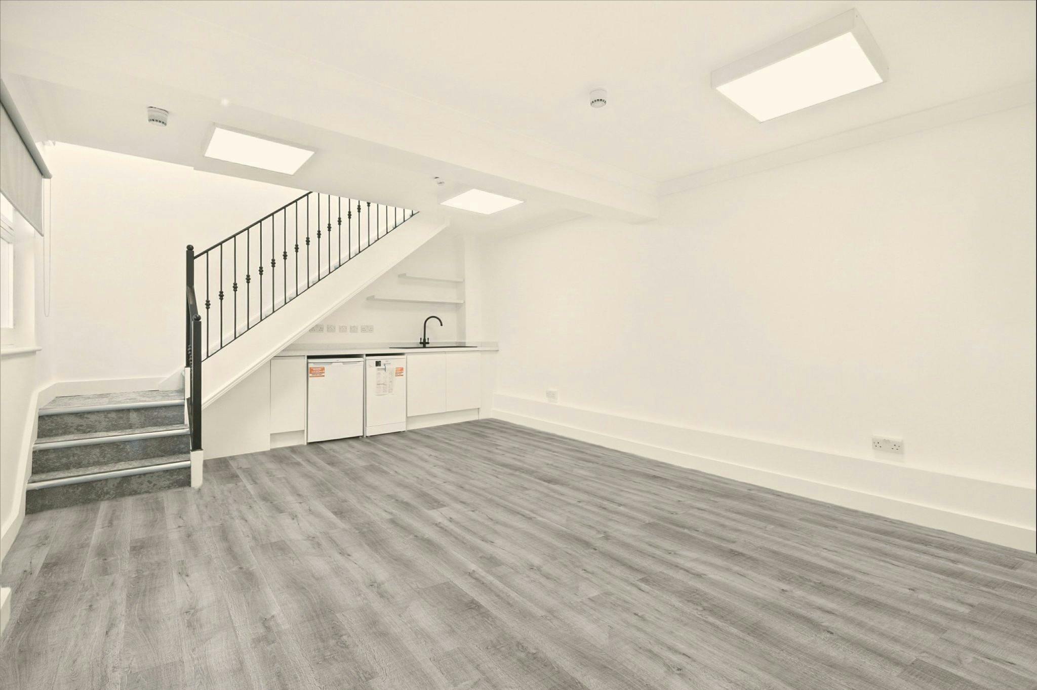 Office in London - photo 4