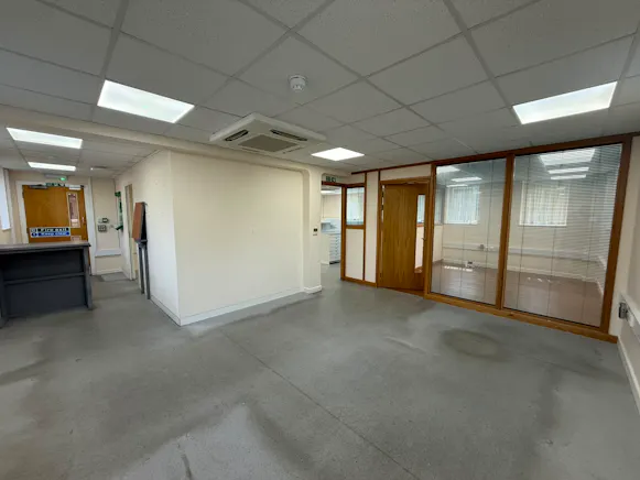 4 Walls Yard, Rochford, Office To Let - fe8a68c8-d4a6-4612-bd46-ce186a01db53.jpg