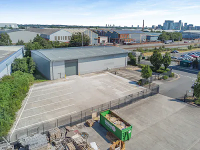 Unit 16, Central Trading Estate, Mosley Road, Trafford Park, Industrial To Let - 8698361-exterior25-800.jpg