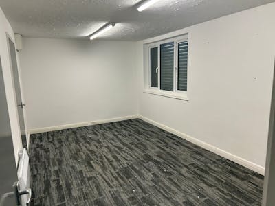 Unit 37, Redditch, Industrial/Logistics To Let - IMG_4989.JPG