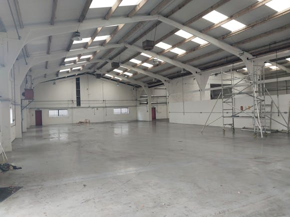 136 Lysons Avenue, Aldershot, Industrial To Let - IMG20241017WA0031.jpg