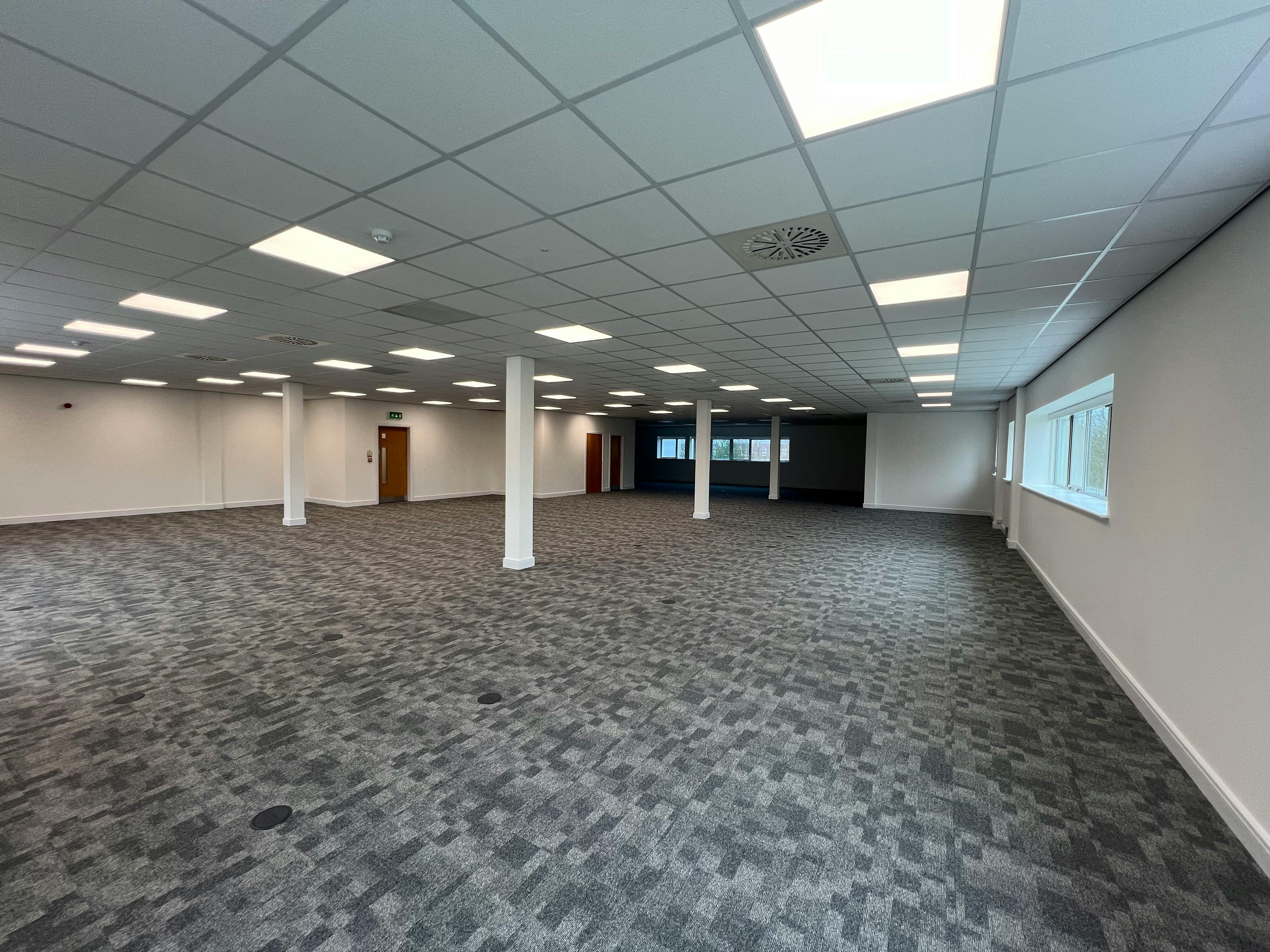 Office in Southport - photo 3