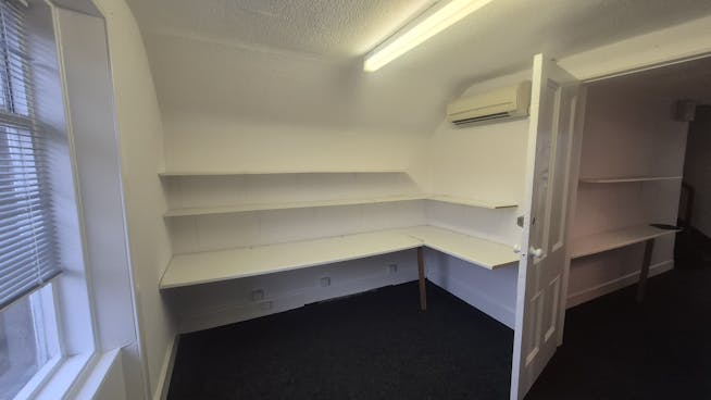 28 High Street, Paisley, Offices To Let - 20260127_114754.jpg