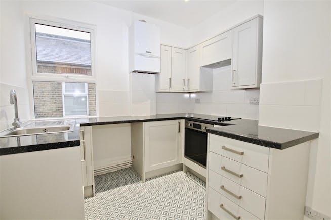 64 Broadway, Leigh-on-Sea, Investment / Retail For Sale - fF5kbrei8UaI_WI_ehi05Q.jpg