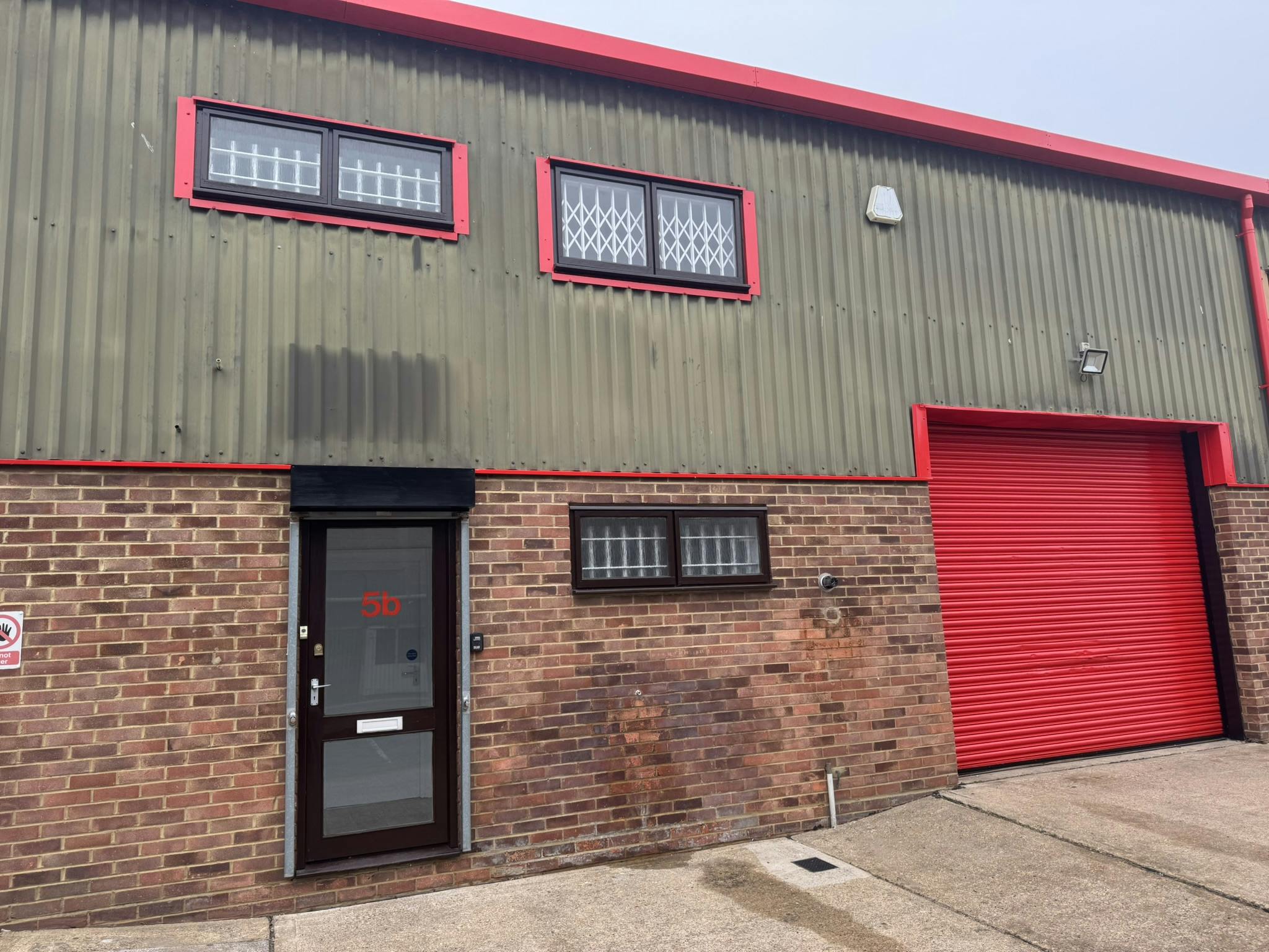 Unit 5B Manor Way, Woking, Industrial / Warehouse To Let - IMG_5581.JPEG