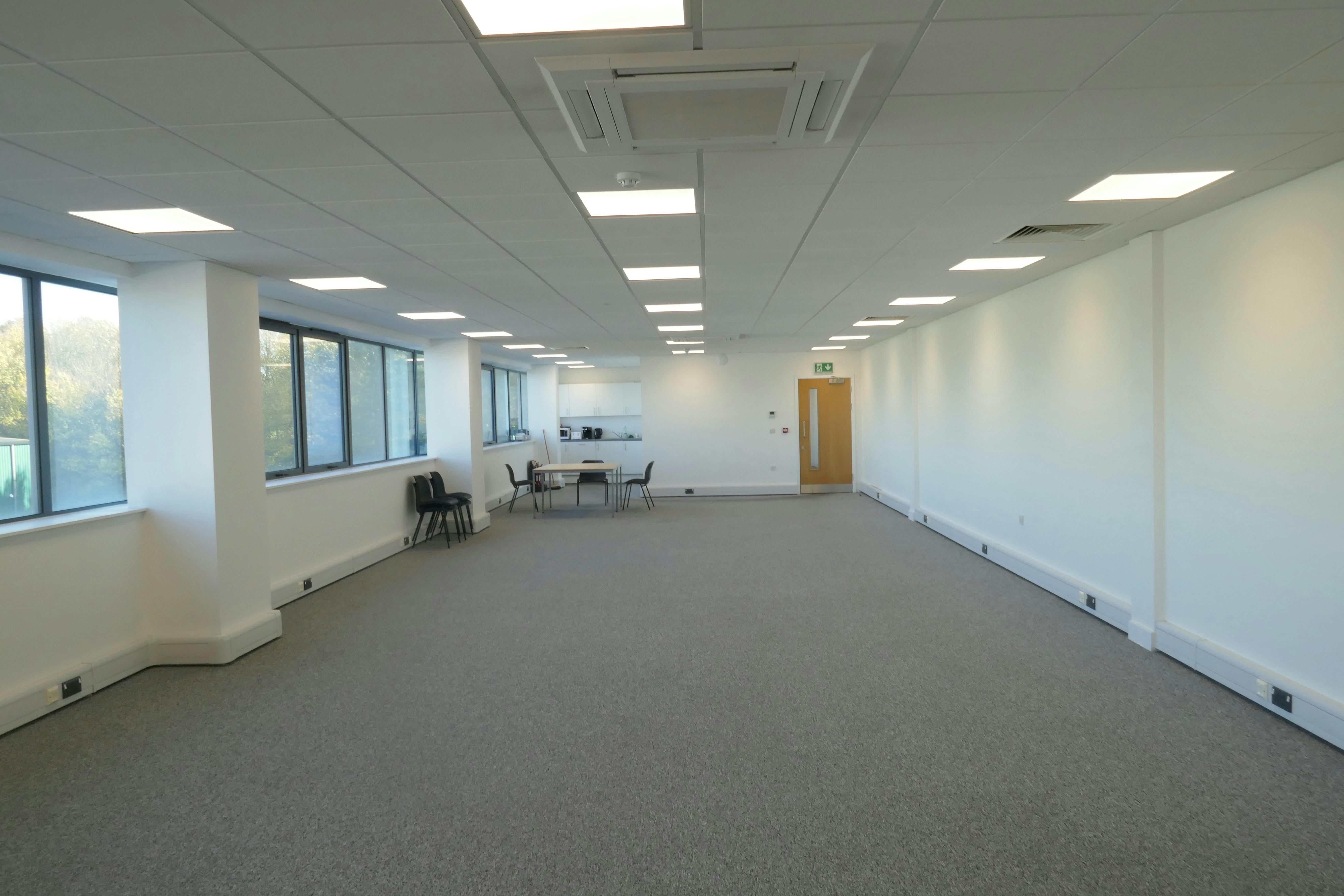 Unit 7 East Place, Harlow, Industrial To Let - P1060302.JPG