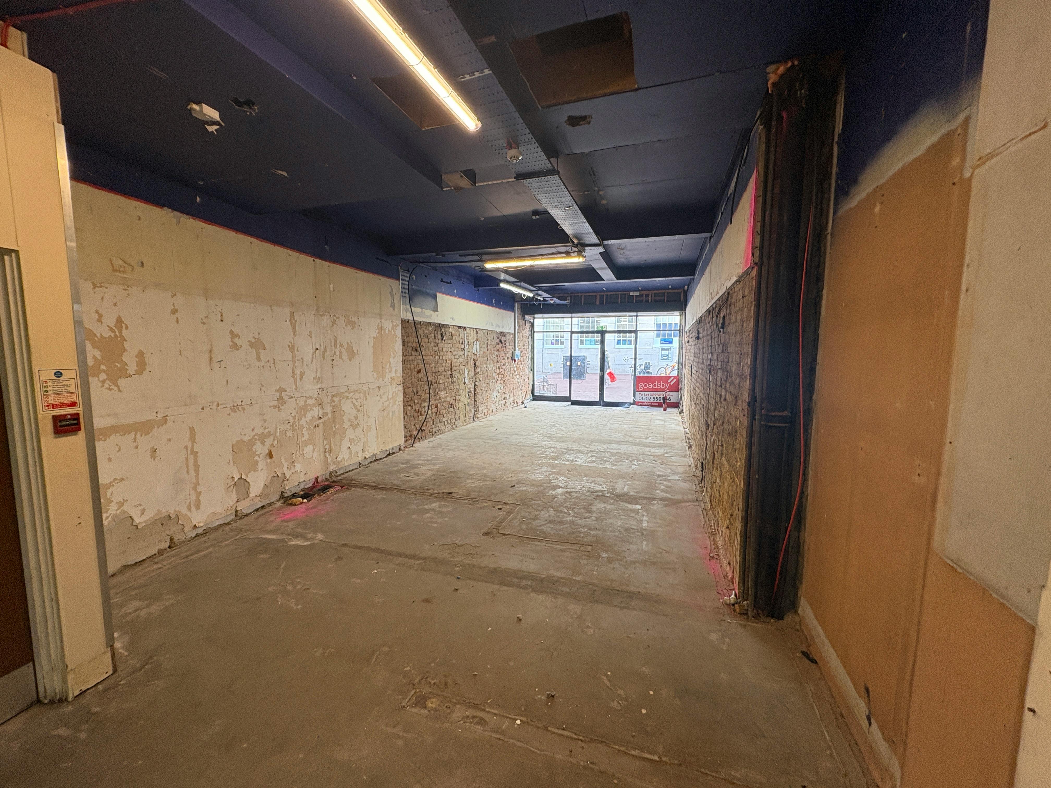 Retail/Shop in Bournemouth - photo 2