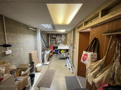 Ground Floor Office, C4 Station Yard, Thame, Office / Retail To Let - IMG_5314.JPG