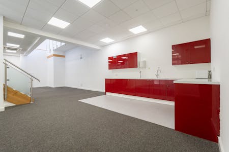 Ground Floor, 96-99 Queens Road, Brighton, Retail To Let - DSC08321.jpg