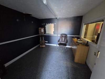 Unit 2, TAH House, Aviation Way, Southend-On-Sea, Industrial / Industrial / Warehouse To Let - IMG20250925WA0038.jpg
