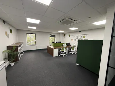 Unit 17, Oldham Broadway Business Park, Oldham, Industrial/Logistics To Let - 5.jpg