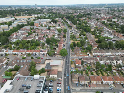 184-186 Rickmansworth Road, Watford, Mixed Use To Let - DJI_0354.JPG