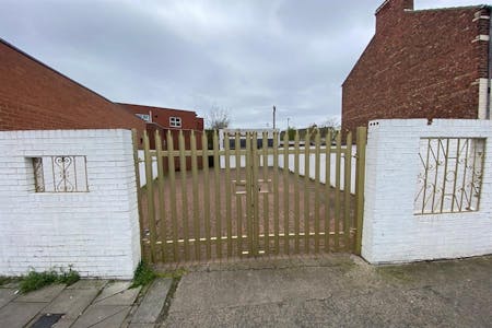 58A Kings Road, Middlesbrough, D1 (Non Residential Institutions) / Retail To Let / For Sale - kings road.jpg