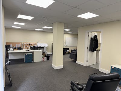56 London Road, Hemel Hempstead, Office / Retail To Let - IMG_4708.jpg