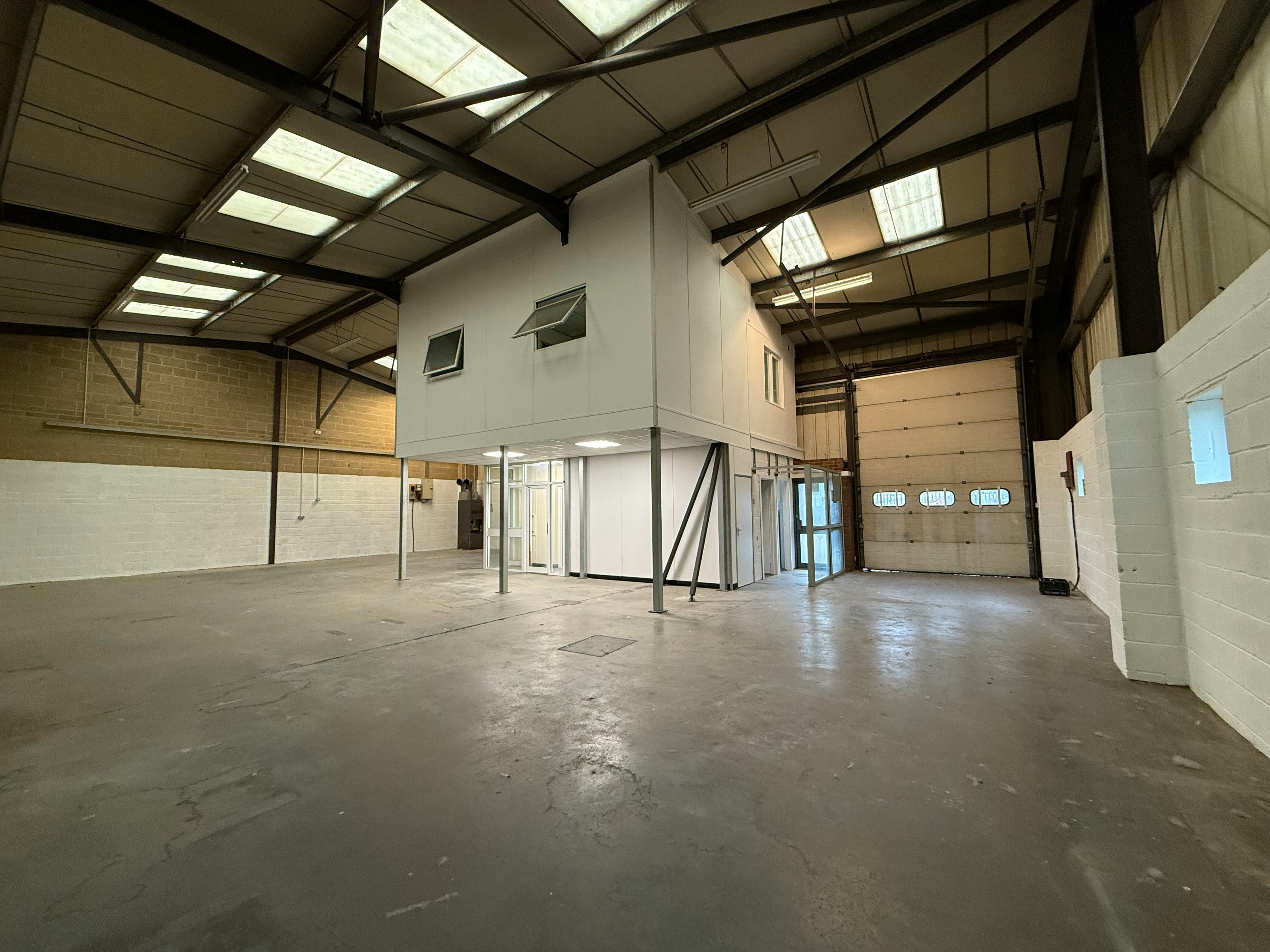 Industrial Unit in Southampton - photo 3