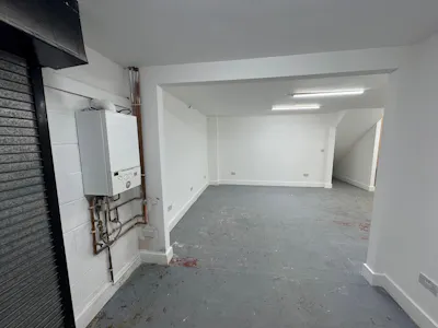 16 The Hawthorn Centre, Harrow, Warehouse To Let - Unit 16 Hawthorn Centre (20).jpg