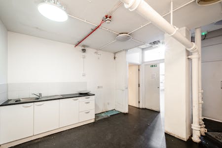 Ground floor & Basement, 70-72 Old Street, London, Industrial/Logistics / Leisure / Office / Retail To Let - Old St 70-72 - 21.jpg
