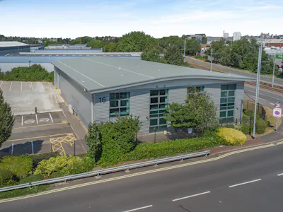 Unit 16, Central Trading Estate, Mosley Road, Trafford Park, Industrial To Let - 8698361-exterior33-800.jpg