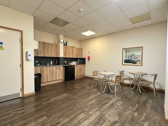 Unit 7 Premier Business Park, Luton, Industrial For Sale - IMG_6854.JPG